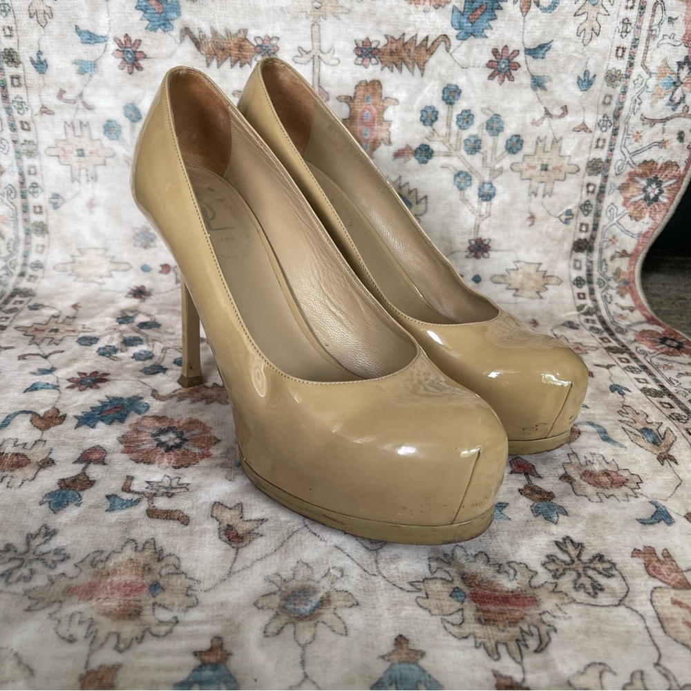 Yves Saint Laurent Tribtoo Tan Patent Heels
